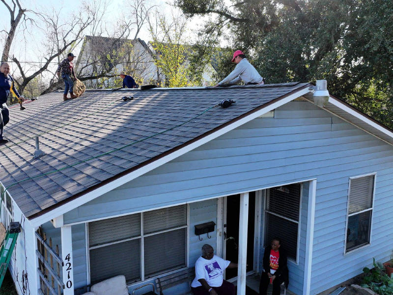 Complete Roof Replacement, Crew in Action — Houston, TX