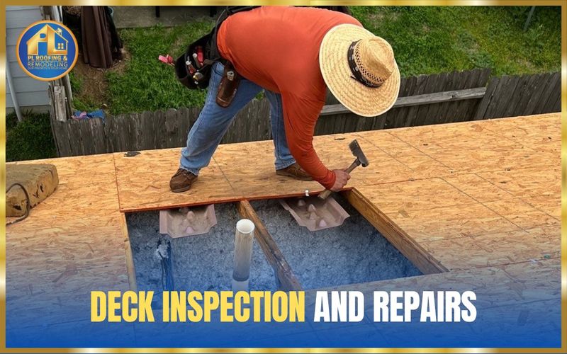 Miembro del equipo de PL Roofing reemplazando una sección dañada del entablado con madera nueva — inspección y reparación del entablado