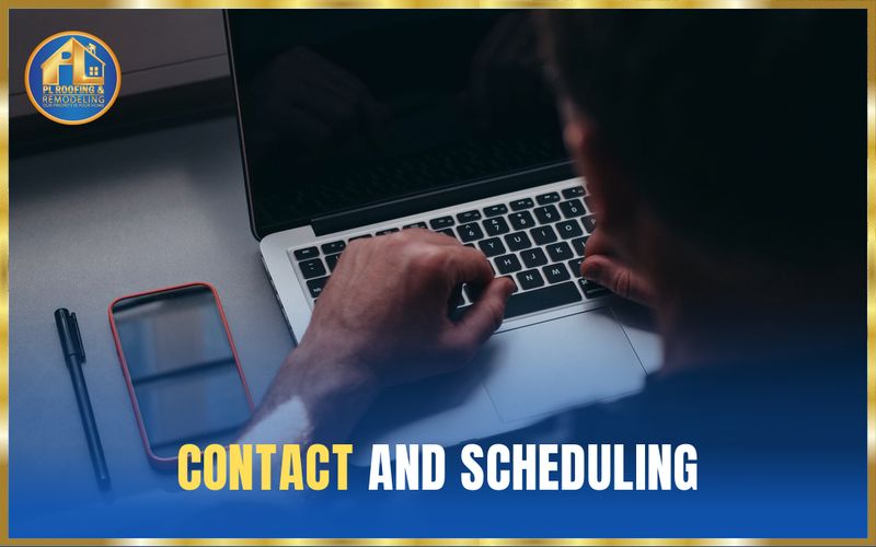 Manos escribiendo en una laptop con un teléfono al lado para solicitar una inspección gratuita — contacto y programación
